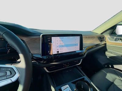 2026 Volkswagen Atlas — photo 12 view