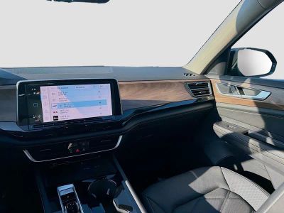2026 Volkswagen Atlas — photo 18 view