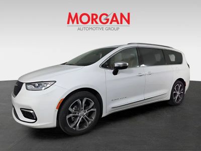 2026 Chrysler Pacifica — photo 8 view