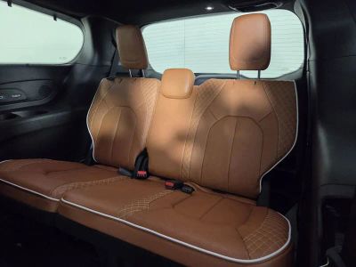 2026 Chrysler Pacifica — photo 12 view