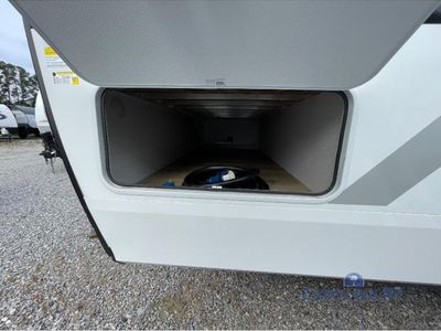 2026 Winnebago Thrive - Photo 6