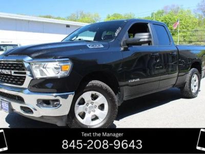 2022 RAM 1500 Big Horn in Diamond Black Crystal Pearlcoat — front three-quarter view