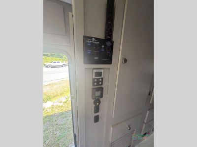 2025 Coachmen RV Freelander — photo 16 view