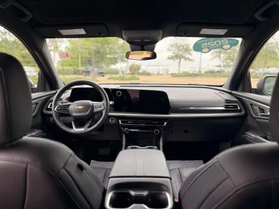 2025 Chevrolet Traverse - Photo 21