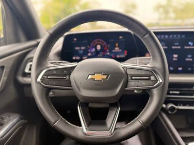 2025 Chevrolet Traverse - Photo 30