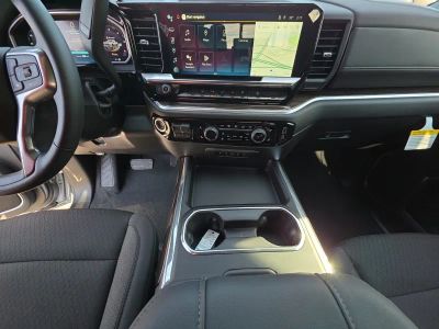 2026 Chevrolet Silverado 3500HD — photo 13 view