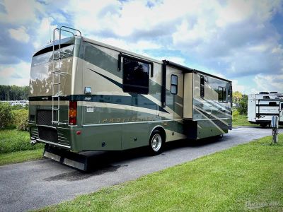 2005 Fleetwood Providence — side profile view