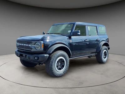 2025 Ford Bronco Badlands in Shadow Black — front three-quarter view
