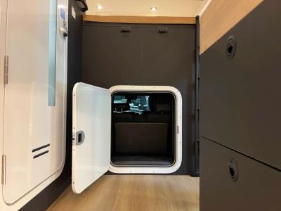2026 Storyteller Overland GXV — photo 7 view