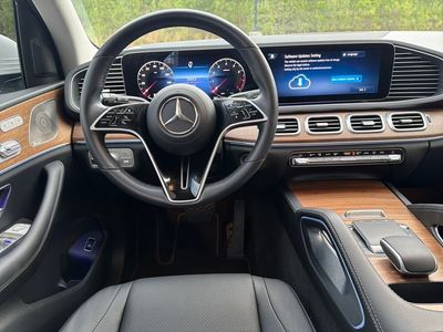 2025 Mercedes-Benz GLE - Photo 2