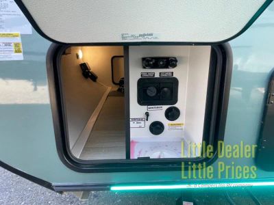 2027 Keystone RV Reign — photo 8 view