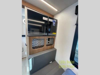2027 Keystone RV Reign — photo 15 view