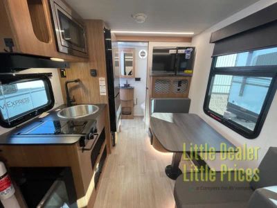 2027 Keystone RV Reign — photo 10 view
