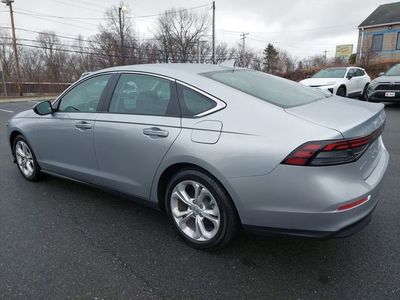 2025 Honda Accord Sedan LX CVT - Photo 6