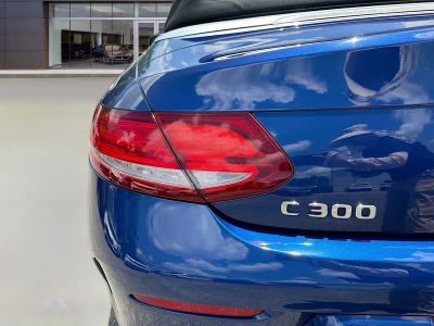 2017 Mercedes-Benz C-Class — photo 12 view