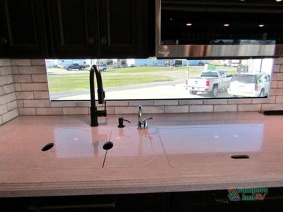 2025 Tiffin Motorhomes Allegro Bus - Photo 19