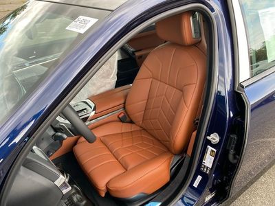 2026 BMW 7 Series - Photo 13