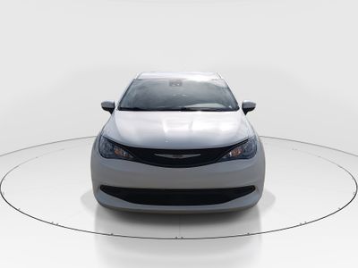 2023 Chrysler Voyager - Photo 2