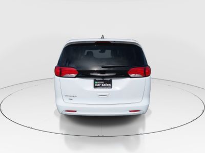 2023 Chrysler Voyager - Photo 6