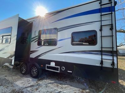2015 Keystone Carbon - Photo 2