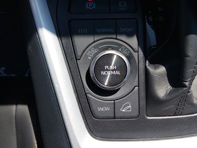 2024 Toyota RAV4 - Photo 18