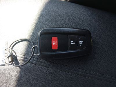 2024 Toyota RAV4 - Photo 15