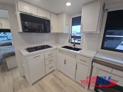 2026 Brinkley Model I - Photo 17