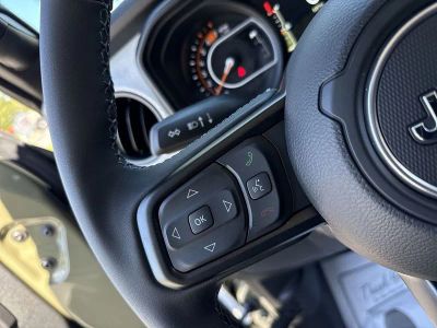 2025 Jeep Wrangler — photo 15 view