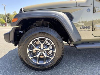 2025 Jeep Wrangler — photo 10 view