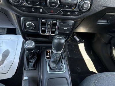 2025 Jeep Wrangler — photo 19 view