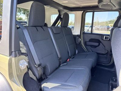 2025 Jeep Wrangler — photo 24 view