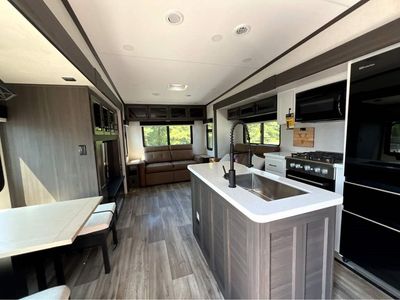 2026 VENTURE RV SPORTTREK — photo 7 view