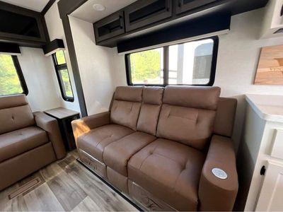 2026 VENTURE RV SPORTTREK — photo 9 view