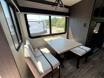 2026 VENTURE RV SPORTTREK — photo 8 view