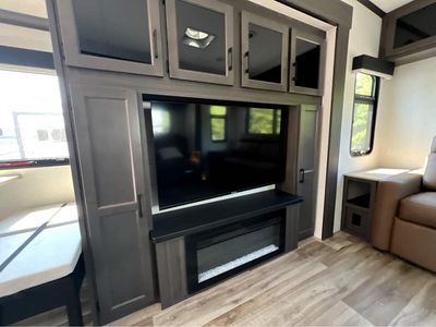 2026 VENTURE RV SPORTTREK — photo 11 view
