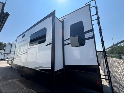 2026 VENTURE RV SPORTTREK — rear three-quarter view