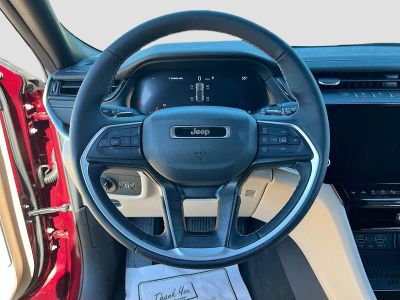2026 Jeep Grand Cherokee — photo 11 view