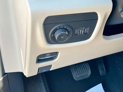 2026 Jeep Grand Cherokee — photo 10 view