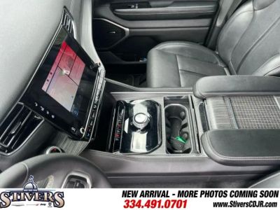2024 Jeep Wagoneer - Photo 12
