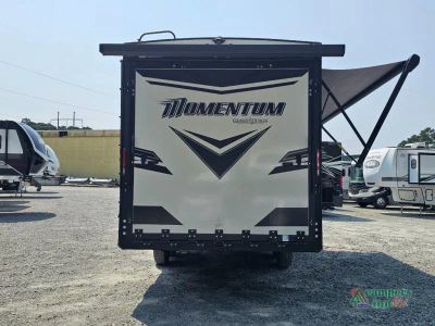 2023 Grand Design Momentum — photo 7 view