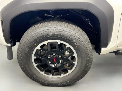 2025 Toyota Tacoma — photo 11 view