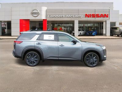 2026 Nissan Pathfinder - Photo 2