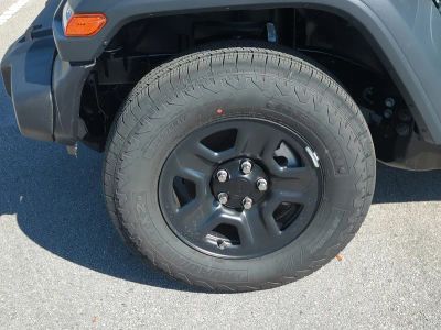 2026 Jeep Wrangler — photo 11 view