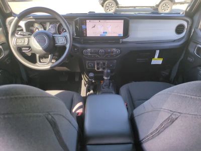 2026 Jeep Wrangler — photo 17 view