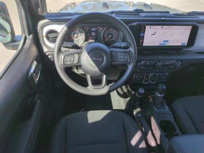 2026 Jeep Wrangler — photo 18 view