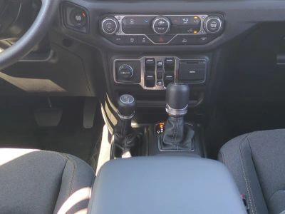 2026 Jeep Wrangler — photo 21 view