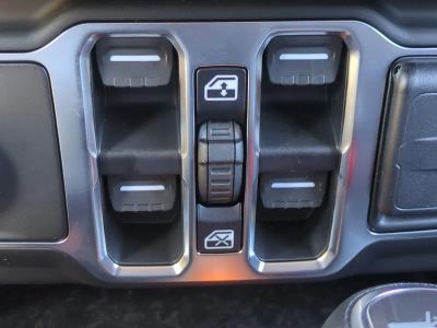 2026 Jeep Wrangler — photo 25 view