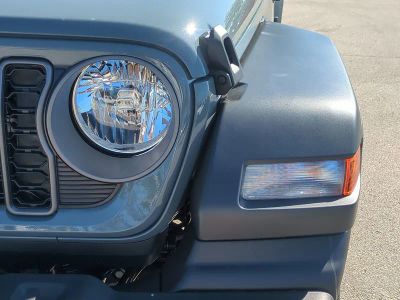 2026 Jeep Wrangler — photo 10 view