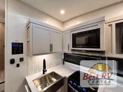2026 Dutchmen RV Astoria - Photo 32