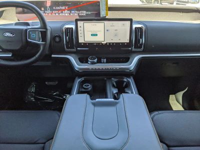 2026 Ford Expedition — photo 14 view